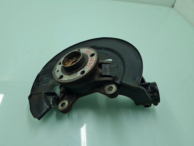 7G913K170M Цапфа (поворотный кулак) передний правый купить Кривой Рог