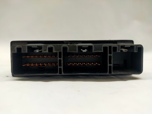 7H421560AB LAND ROVER купить в Полтава