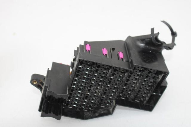 7L0941824A Блок предохранителей купить Чернигов