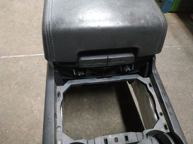 VAG 7L6863762 в наличии Ужгород