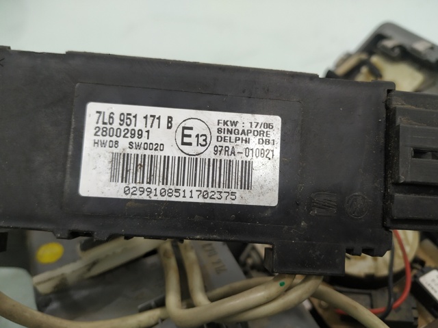 7L6868349M VAG купить в Ужгород