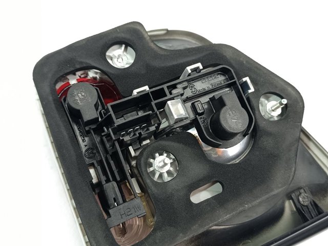 VAG 7L6945093R Фонарь задний левый внутренний в наличии Ирпень