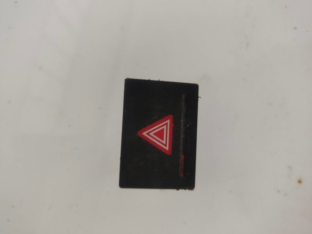 Botão de ativação do sinal de emergência 7L6953235 VAG