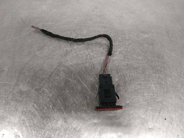 Botão de ativação do sinal de emergência Volkswagen Touareg 1 7LA, 7L6, 7L7