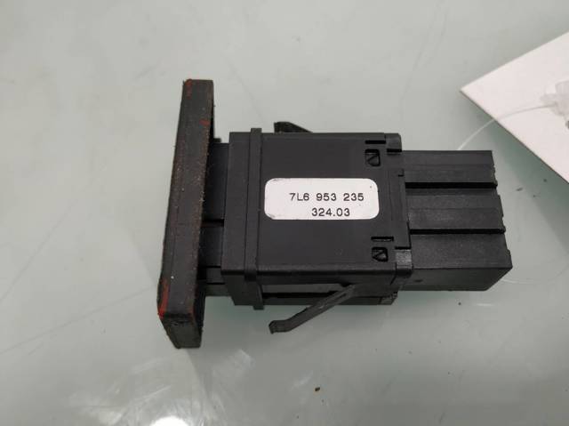 Botão de ativação do sinal de emergência Volkswagen Touareg 1 7LA, 7L6, 7L7