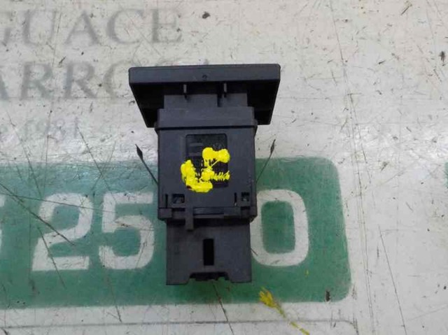 7L6953235A3X1 VAG Кнопка включения аварийного сигнала купить в Запорожье