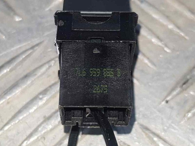7L6959833B VAG Ручка открывания замка (лючка) бензобака купить в Кривой Рог