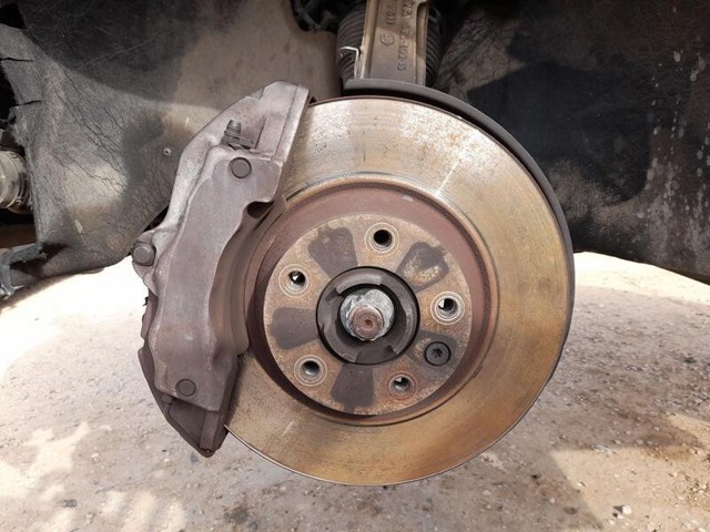 VAG 7L8407257C Цапфа (поворотный кулак) передний левый в наличии Черкассы
