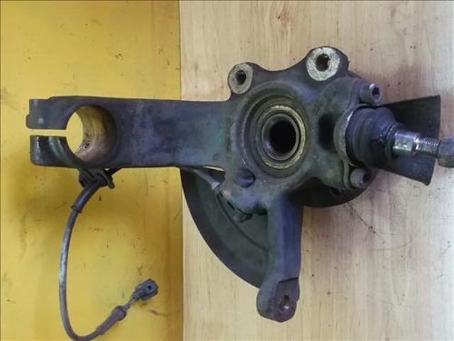 7M0407255G Цапфа передняя левая купить Винница