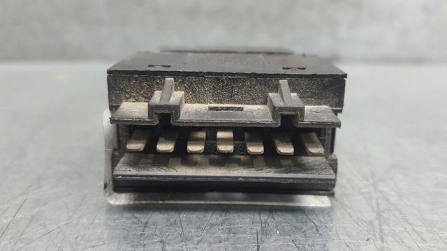 7M0963563B VAG купить в Ровно