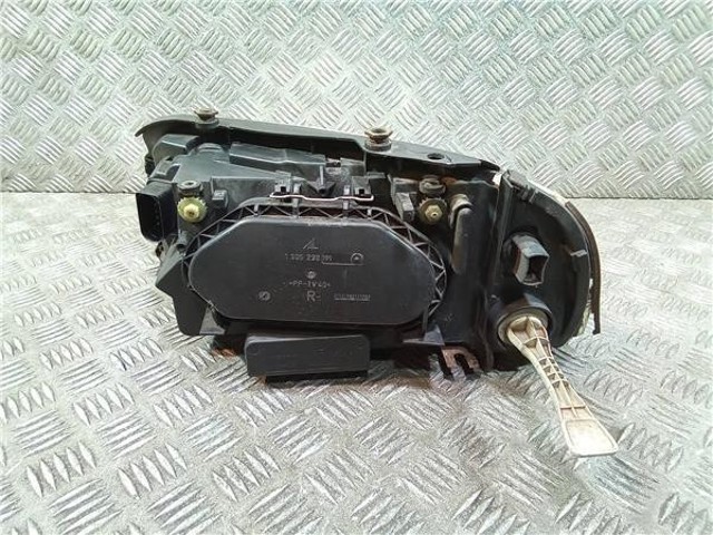 7M3941016AD VAG Правая фара купить в Николаев