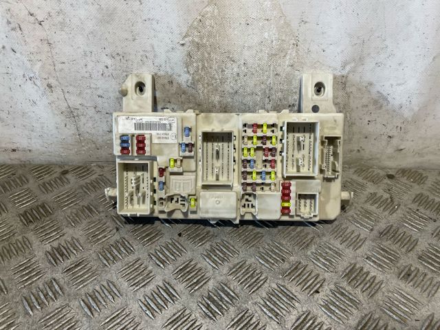 Unidade de dispositivos de segurança 7M5T14A073FG Ford