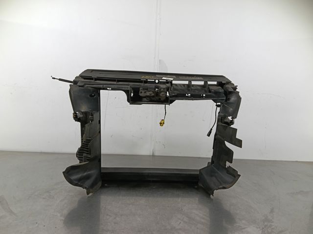 VAG 7N0805588B Рамка радиатора в наличии Ирпень