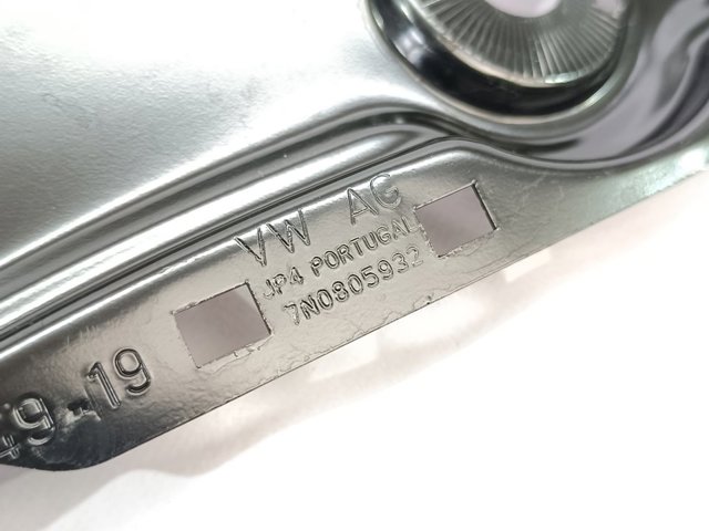 7N0805932 VAG Суппорт радиатора правый (монтажная панель крепления фар) купить в Ирпень