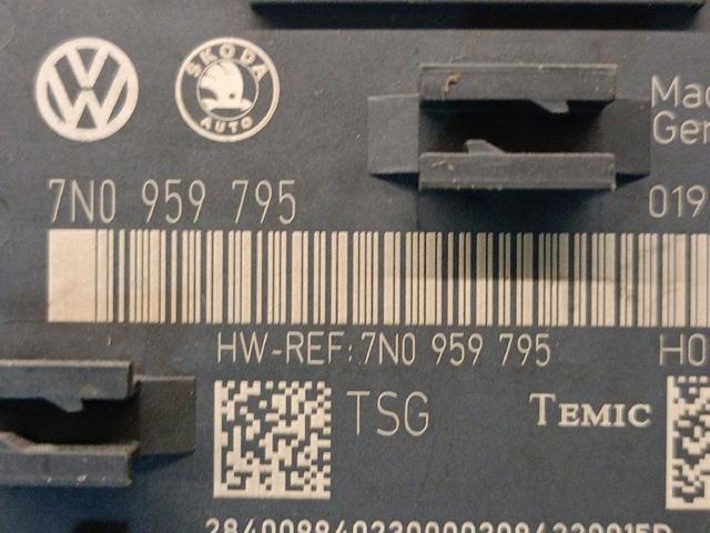 VAG 7N0959795 Блок комфорта задней двери в наличии Николаев