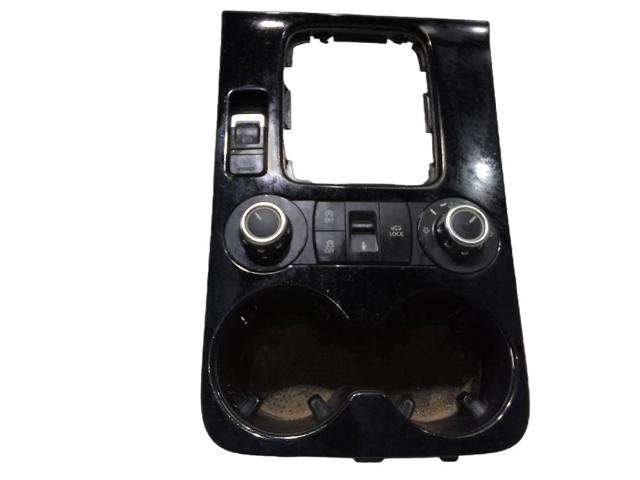VAG 7P1863241B81U Консоль панели управления центральная в наличии Ужгород