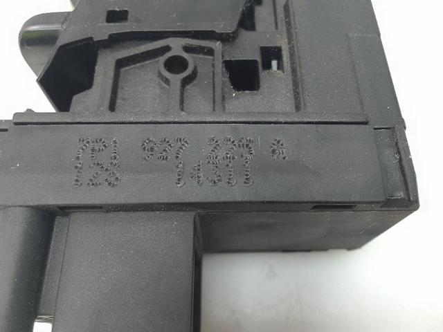 VAG 7P1927225A Клавиша электромеханического стояночного тормоза в наличии Житомир
