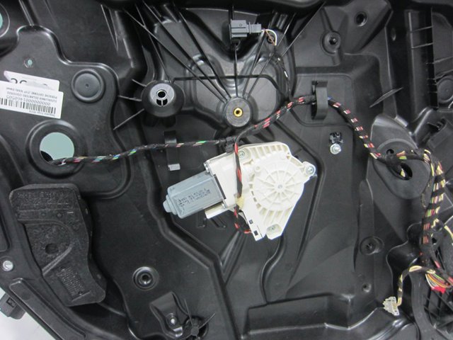 7P5837756D PORSCHE Стеклоподъемник передней правой двери купить в Одесса