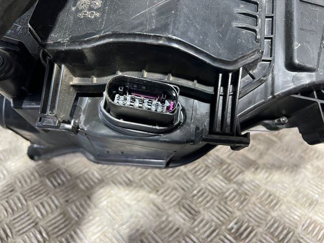 7S7113100EF Правая фара купить Одесса