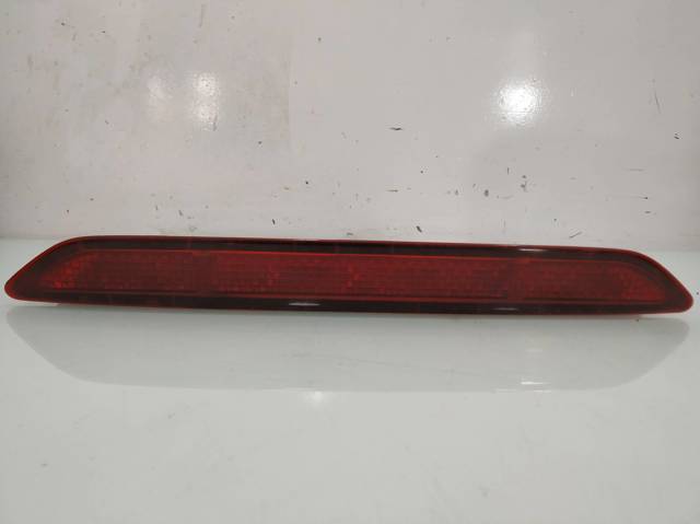 Sinal de parada traseiro adicional 7S7113A601CD Ford