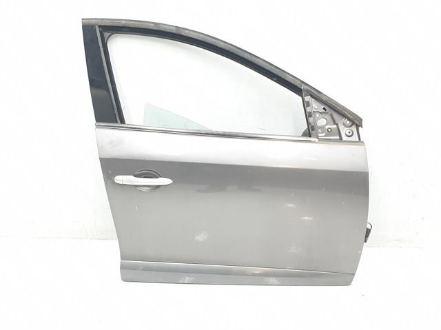 Porta dianteira direita 801000321R Renault (RVI)