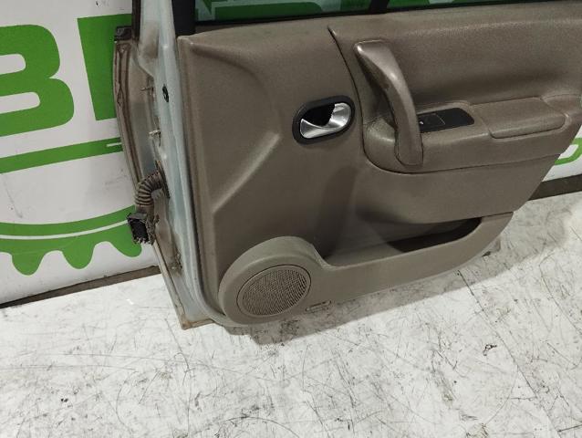 RENAULT 801002354R Дверь передняя правая в наличии Чернигов