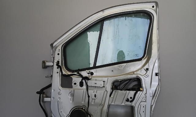 RENAULT 801003523R Дверь передняя правая в наличии Тернополь