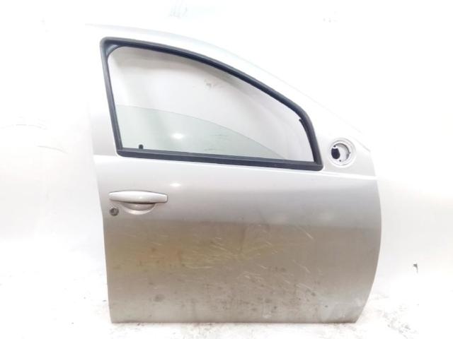 Porta dianteira direita 801006719R Renault (RVI)