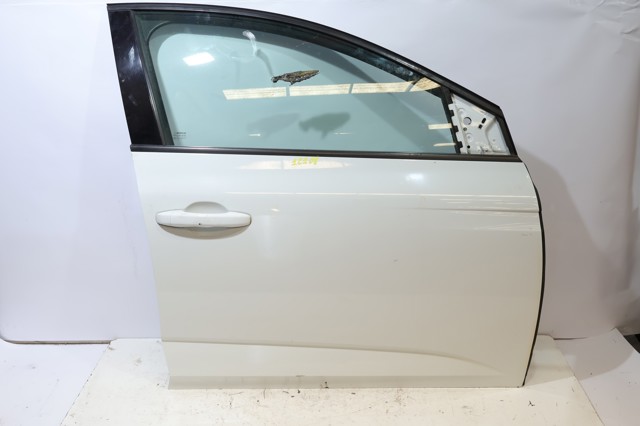 801008869R RENAULT Дверь передняя правая купить в Киев
