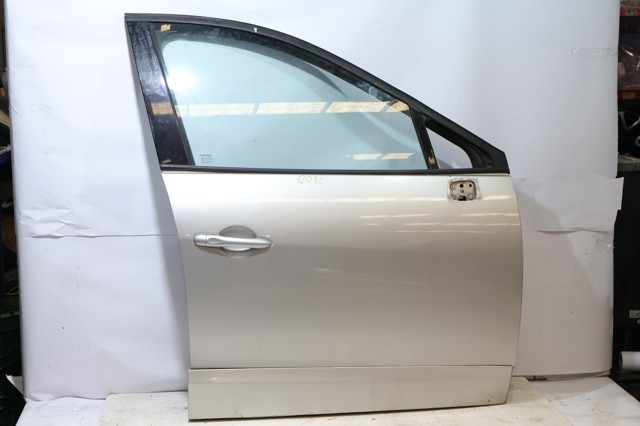 801008930R RENAULT Дверь передняя правая купить в Хмельницкий