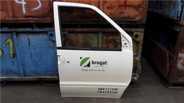 NISSAN 801009C032 Дверь передняя правая в наличии Киев