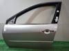 Porta dianteira esquerda 801010025R RENAULT