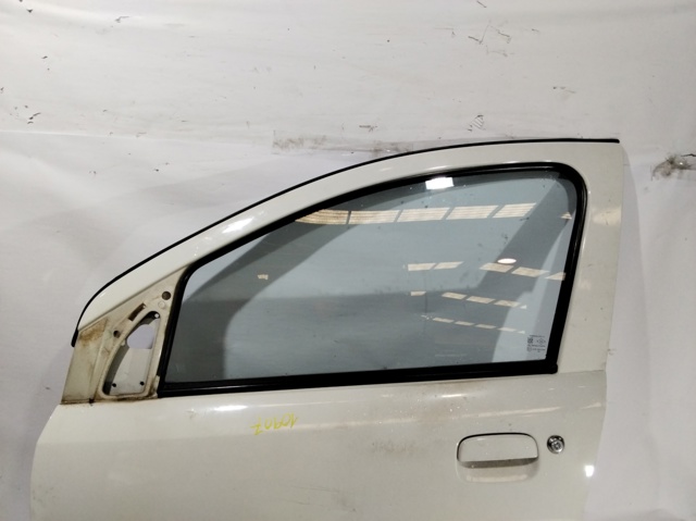 NISSAN 801014A00C Дверь передняя левая в наличии Кривой Рог