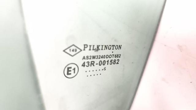 RENAULT 802631127R Стекло-форточка двери передней левой в наличии Львов