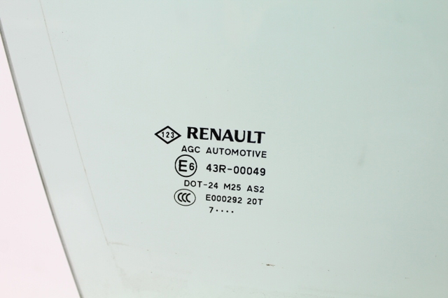 RENAULT 803000001R Стекло двери передней правой в наличии Ужгород