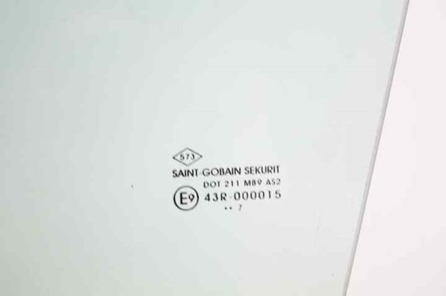 803011748R RENAULT Стекло двери передней левой купить в Винница