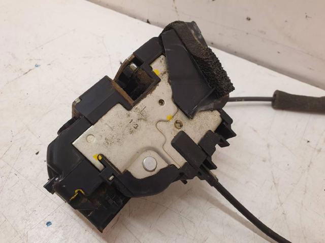 Fecho da porta dianteira esquerda Nissan JUKE F15