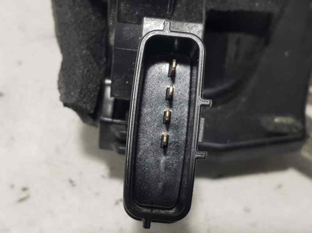 Fecho da porta dianteira esquerda Nissan JUKE F15