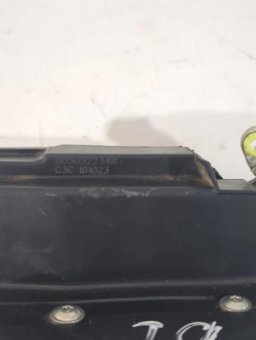 Fecho da porta dianteira esquerda Dacia Duster HM