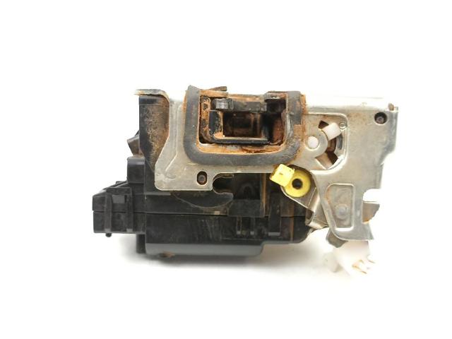 805038137R RENAULT Замок водительской двери купить в Ирпень