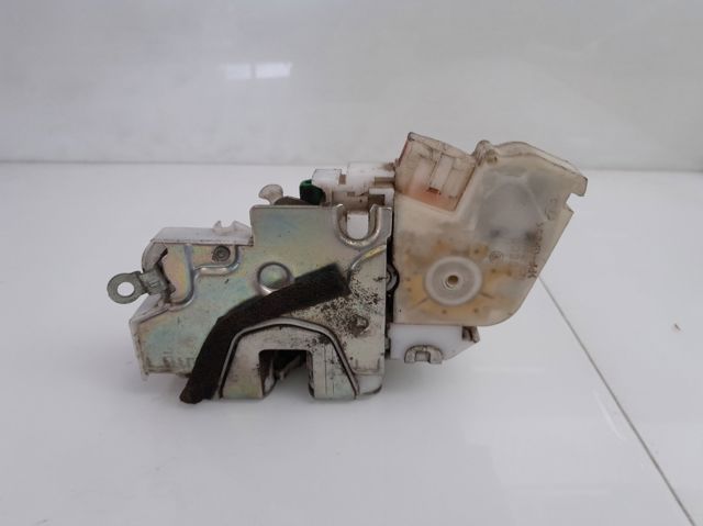 805525P00A NISSAN Мотор-привод открытия/закрытия замка двери передней правой купить в Запорожье
