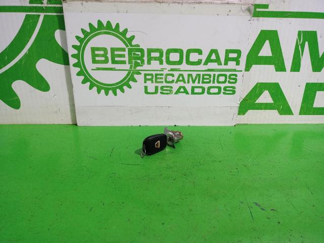 806010423R RENAULT Личинка замка двери передней купить в Днепр
