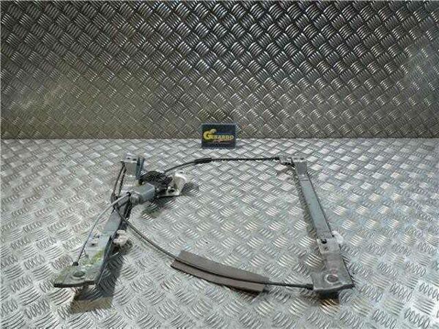 Mecanismo de acionamento de vidro da porta dianteira direita 807208423R RENAULT