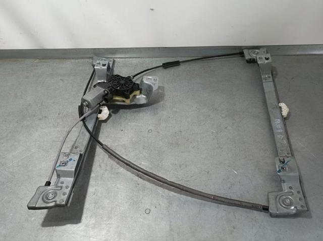 Mecanismo de acionamento de vidro da porta dianteira direita 807208423R RENAULT