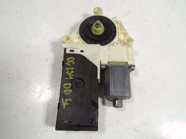 807300003R RENAULT Мотор стеклоподъемника двери передней правой купить в Полтава