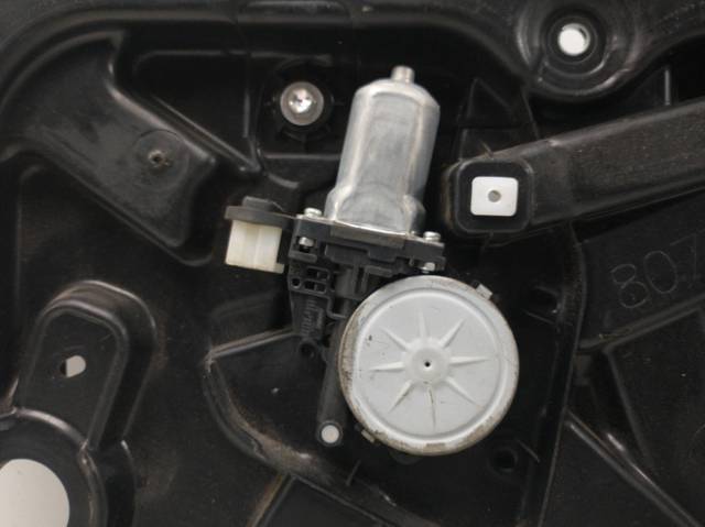 80730EG000 NISSAN Мотор стеклоподъемника двери передней правой купить в Чернигов
