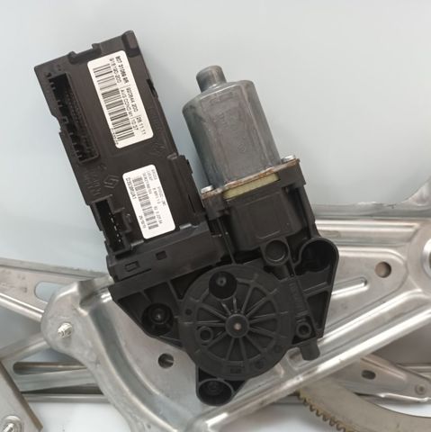 RENAULT 807310699R Мотор стеклоподъемника двери передней левой в наличии Кривой Рог