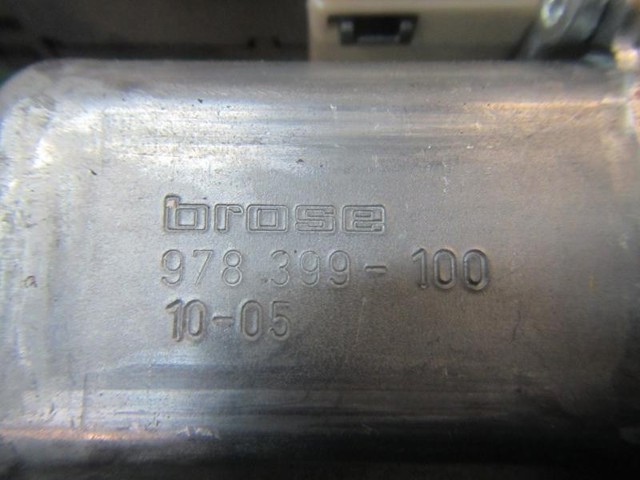 807311420R Мотор стеклоподъемника двери передней левой купить Киев
