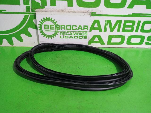 808321804R RENAULT Уплотнитель двери передней (на кузове) купить в Ровно