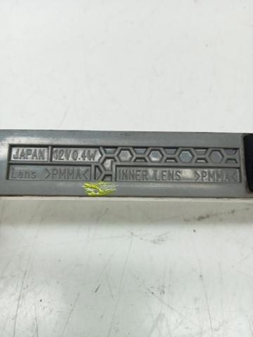 Sinal de parada traseiro adicional Toyota Prius ZVW30